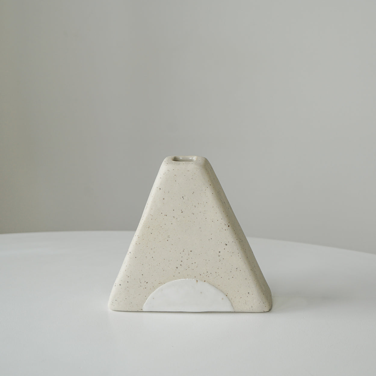 Triangle Vase - Sand Circle