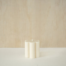 Load image into Gallery viewer, Daisy Soy Candle - Short